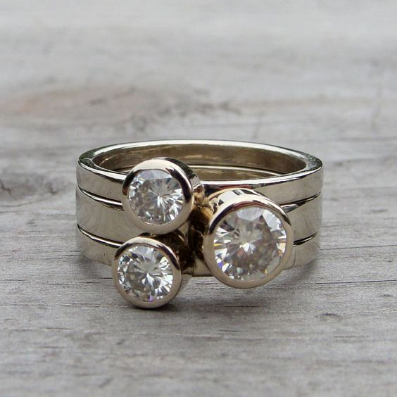 Bague superposée vintage en zirconia triple