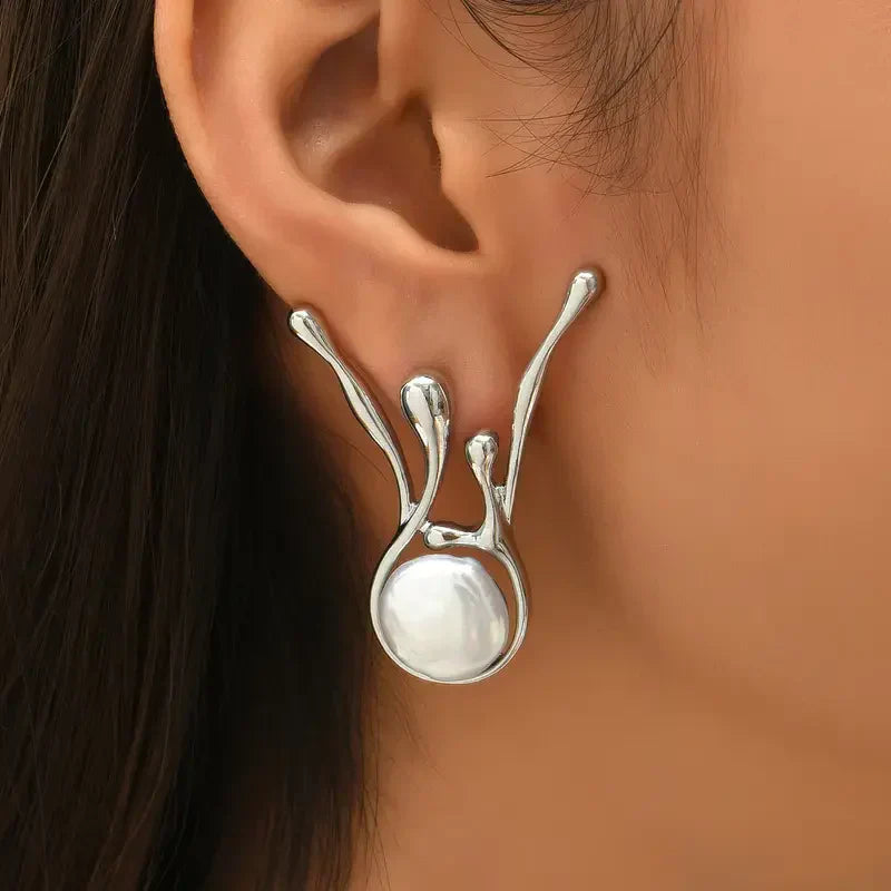 Boucles d'oreilles en perles argentées irrégulières antiques | Or blanc