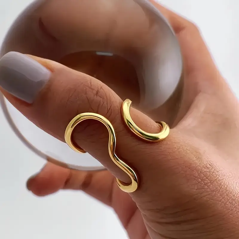 Bague en or ondulée irrégulière