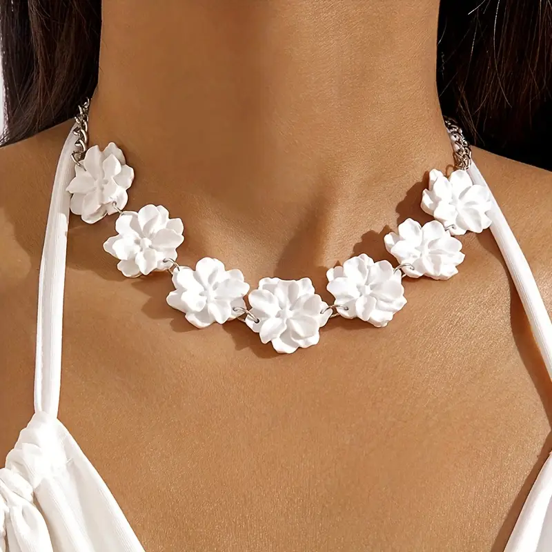 Collier Fleur Blanche