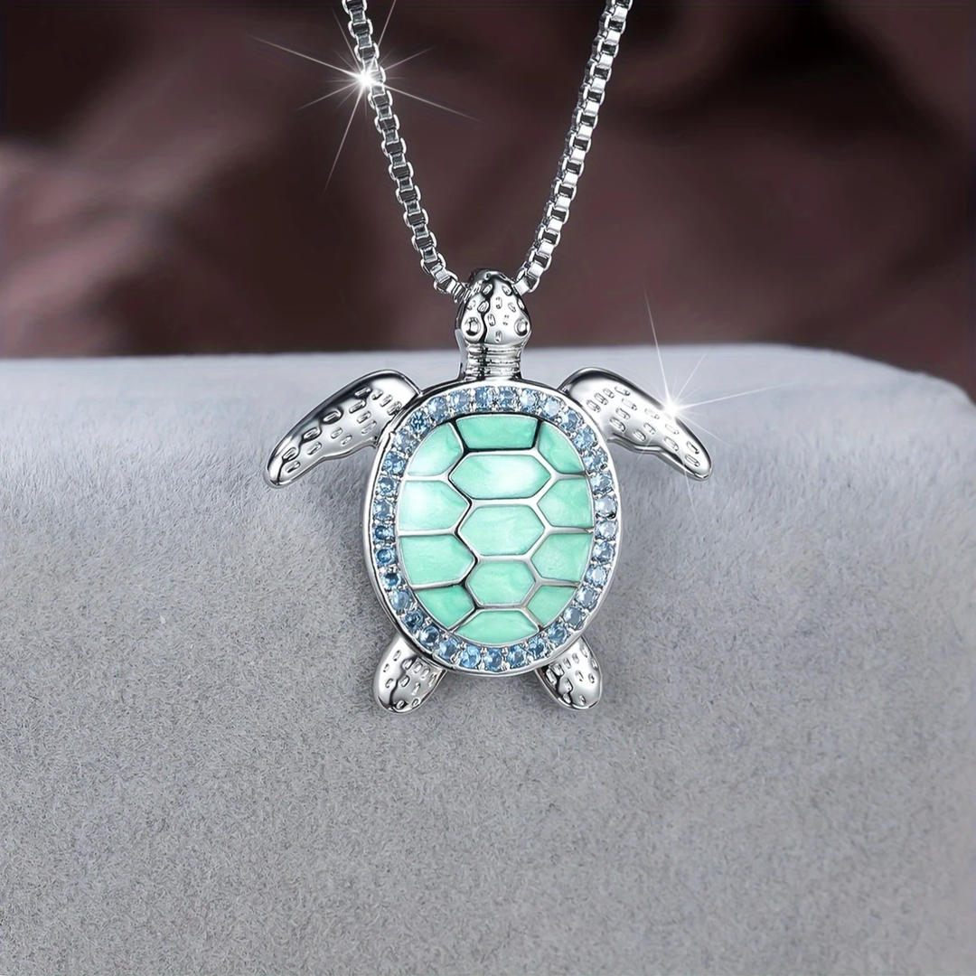 Collier Lumineux en Opale Turquoise avec Tortue
