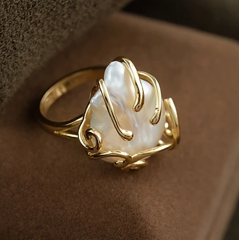 Bague en or mince avec perle incrustée