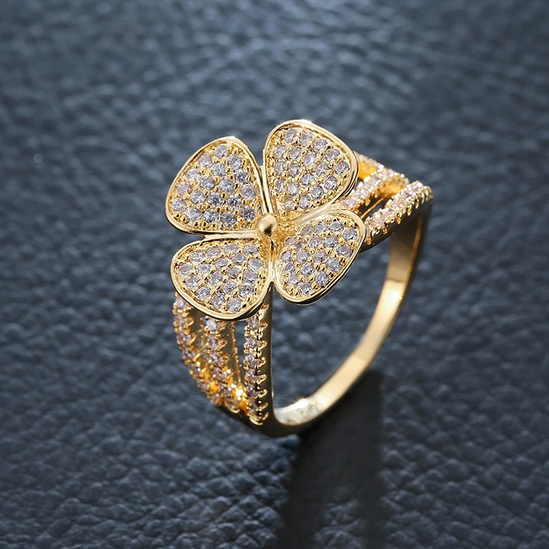 Bague en Or Fleur Éclatante