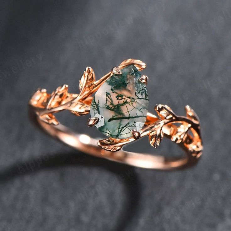 Bague en Or avec Pierre Naturelle Ovale Verte