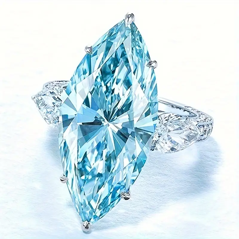 Bague en argent avec zirconia bleu ovale