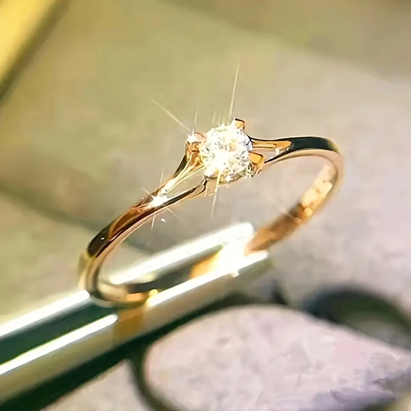 Bague en Verre Blanc Avec Fines Dorures