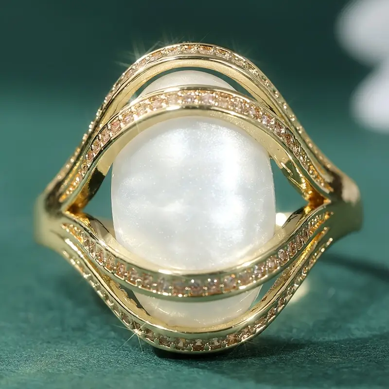 Bague en Or avec Opale Blanche Brillante