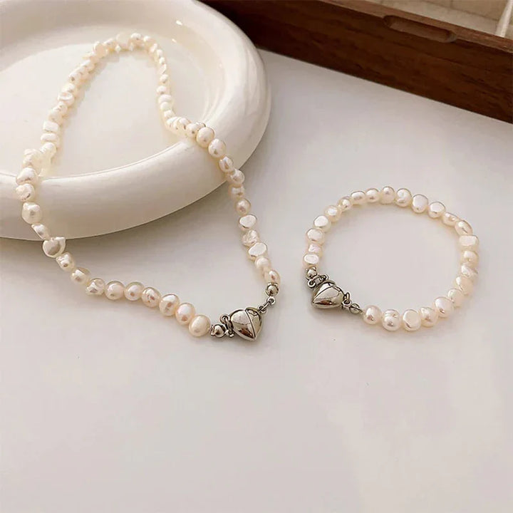 Collier et bracelet en perles cœur magnétique