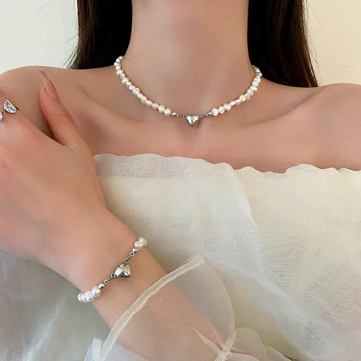 Collier et bracelet en perles cœur magnétique
