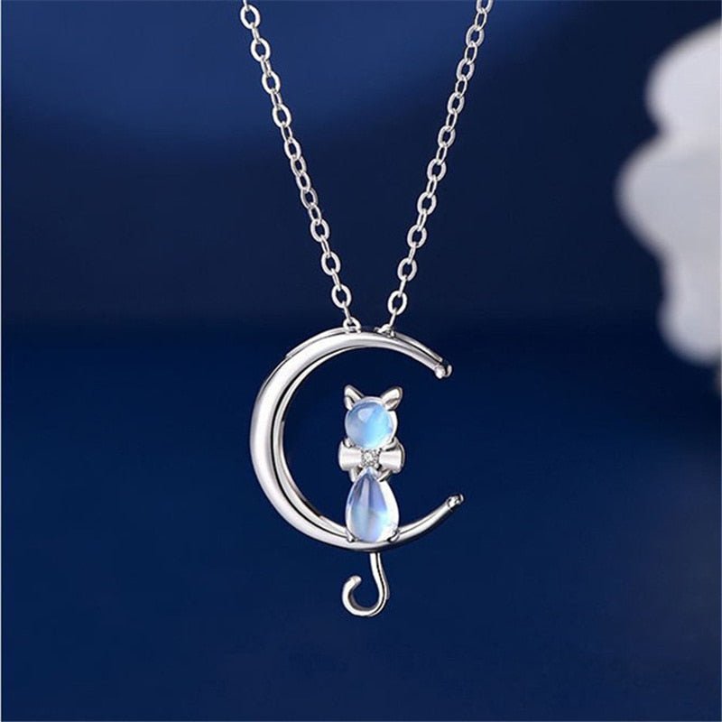 Collier Croissant de Pierre de Lune et Chat