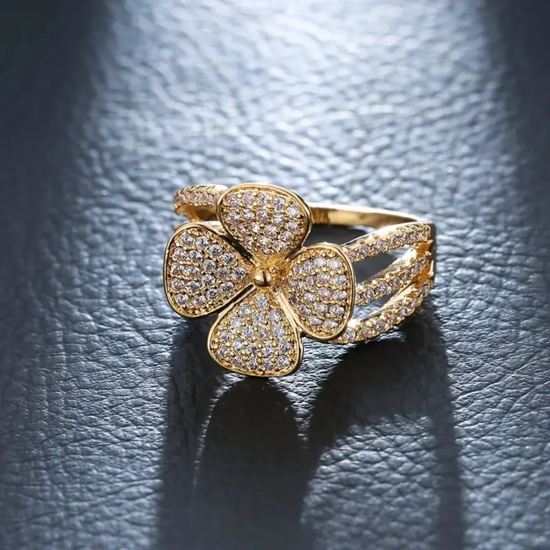 Bague en Or avec Trèfle Éclatant
