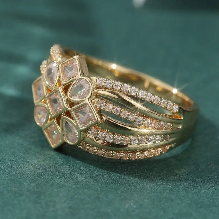 Bague en Or avec Fleur en Zirconia Brillant