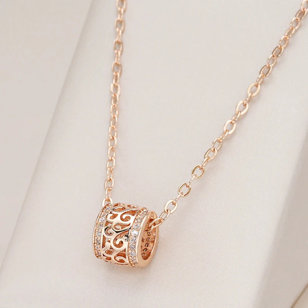 Collier Pendentif Creux Élegant en Or